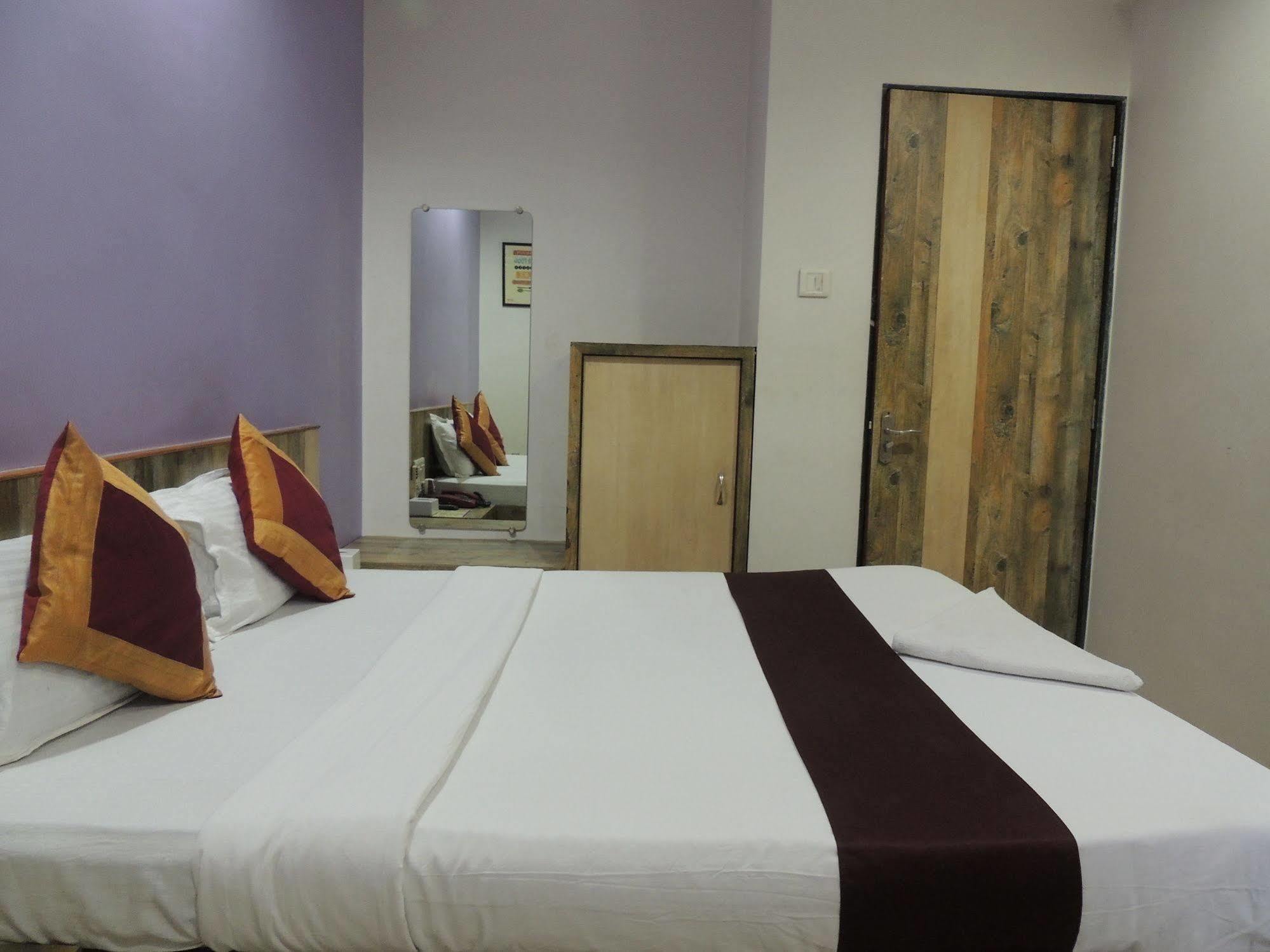 Fabhotel Galaxy Suite Mumbai Exterior foto